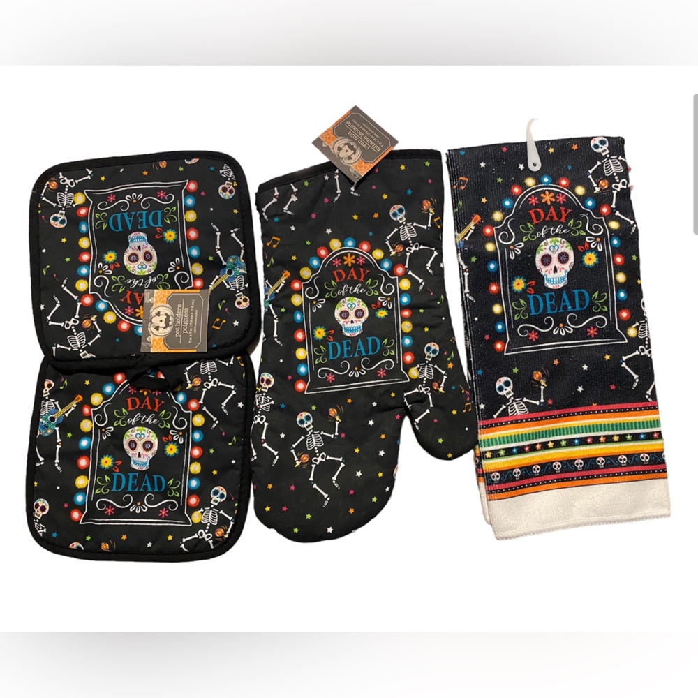 Sugar Skull Kitchen Bundle/ Day of the Dead  (NWT)